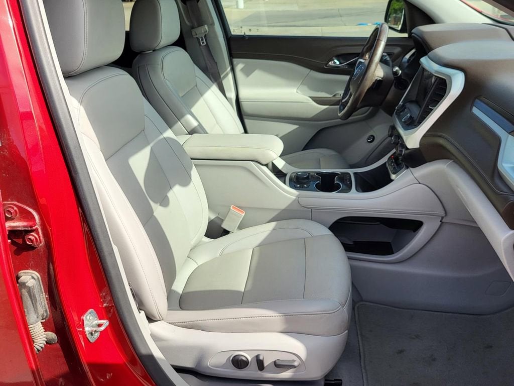2022 GMC Acadia SLT
