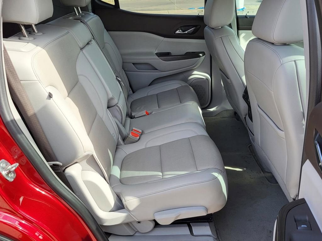 2022 GMC Acadia SLT