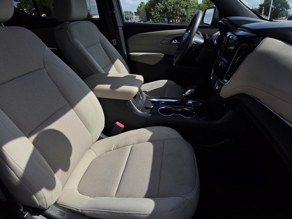 2023 Chevrolet Traverse LS