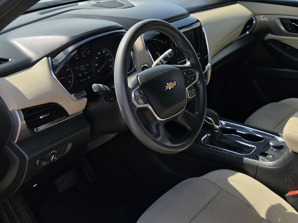 2023 Chevrolet Traverse LS