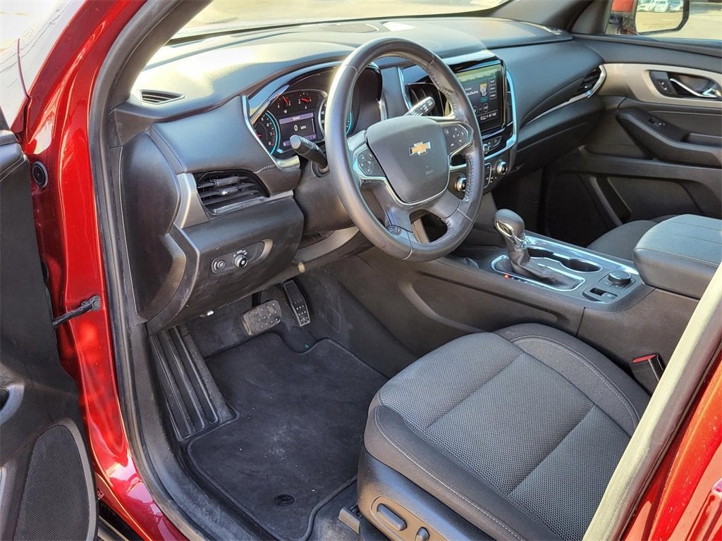 2022 Chevrolet Traverse LT Cloth