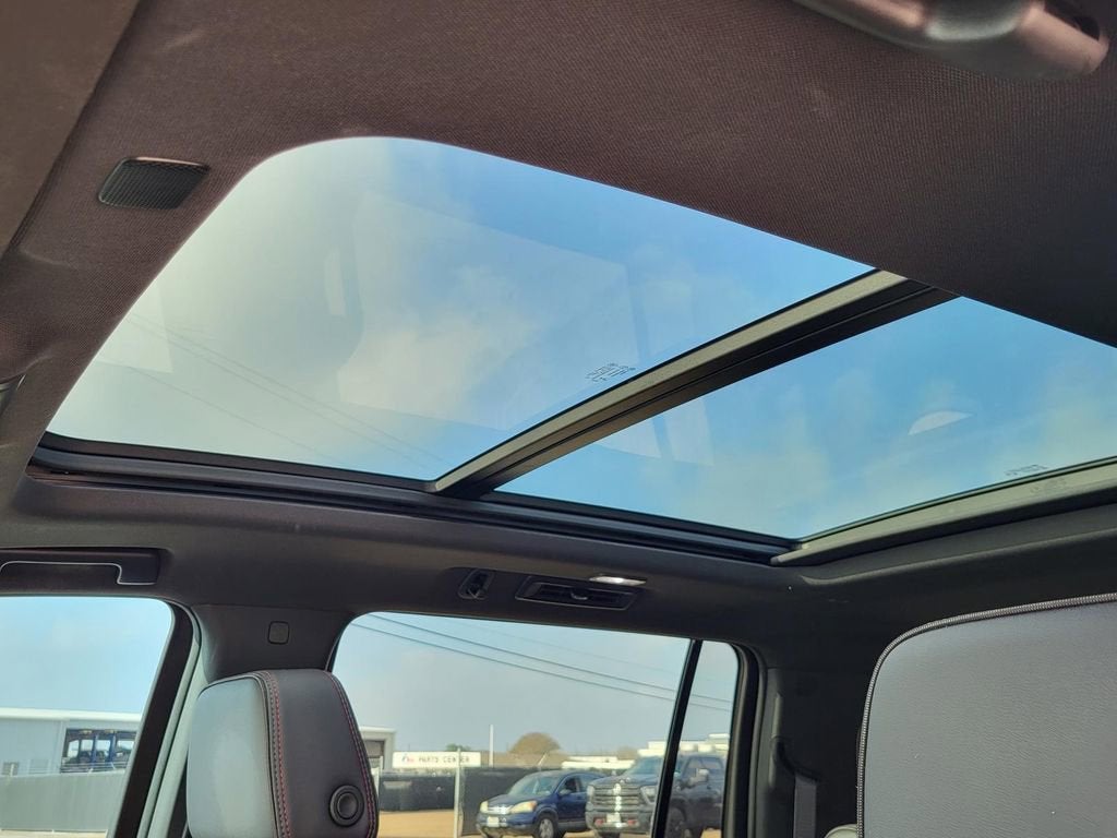 2024 Chevrolet Suburban RST