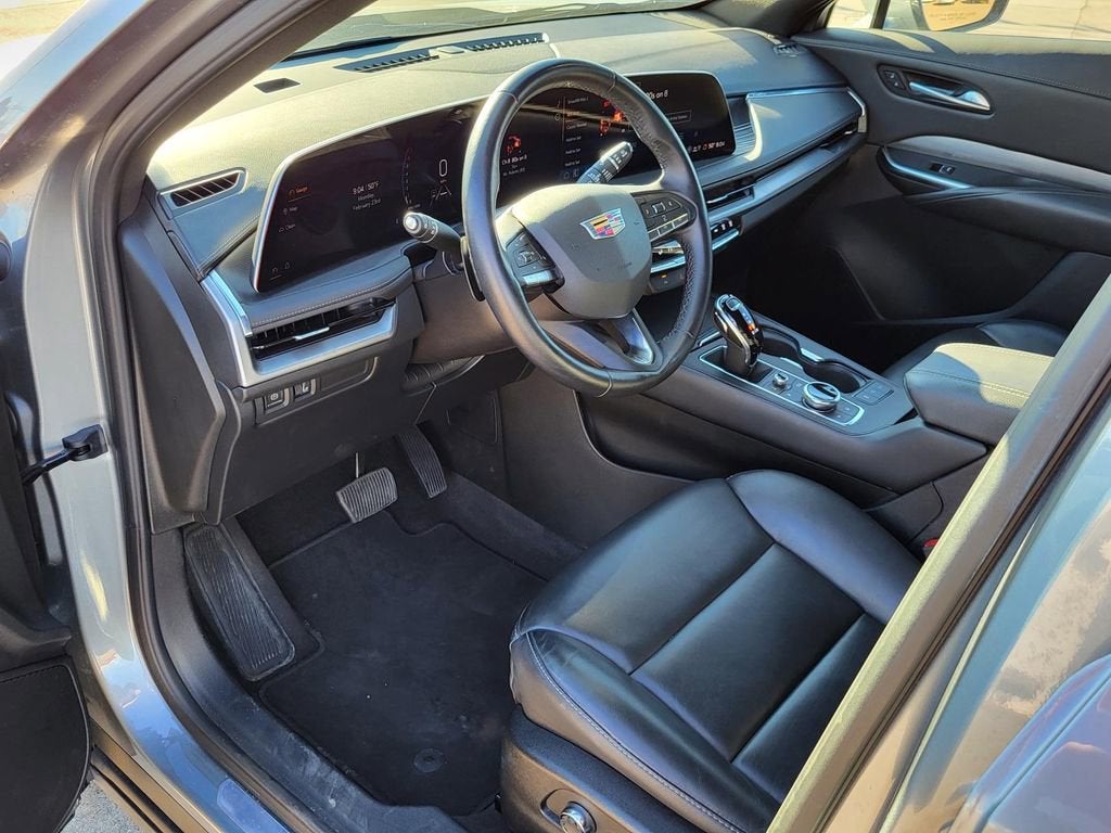 2025 Cadillac XT4 Premium Luxury