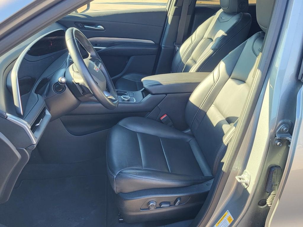 2025 Cadillac XT4 Premium Luxury