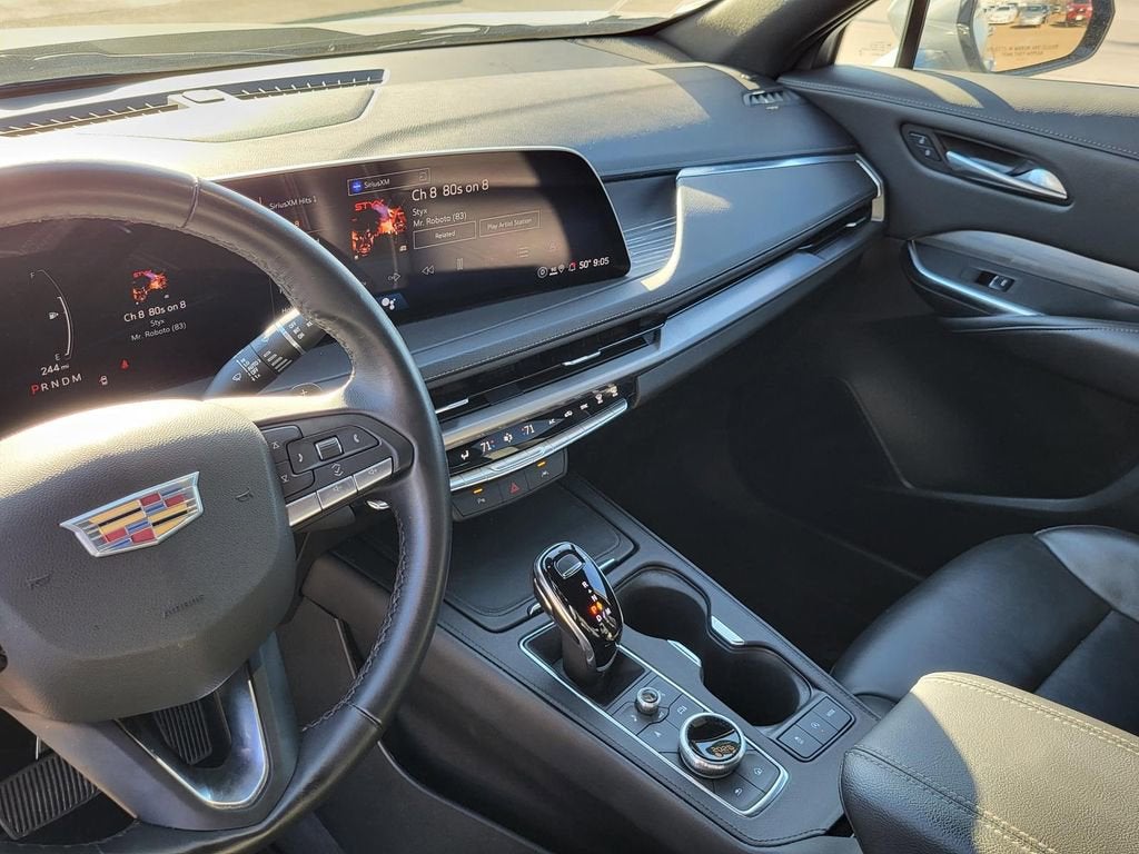 2025 Cadillac XT4 Premium Luxury