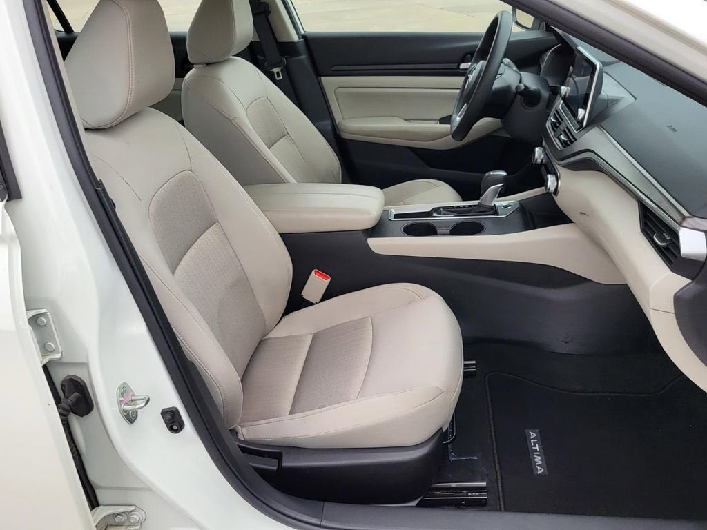 2025 Nissan Altima SV FWD