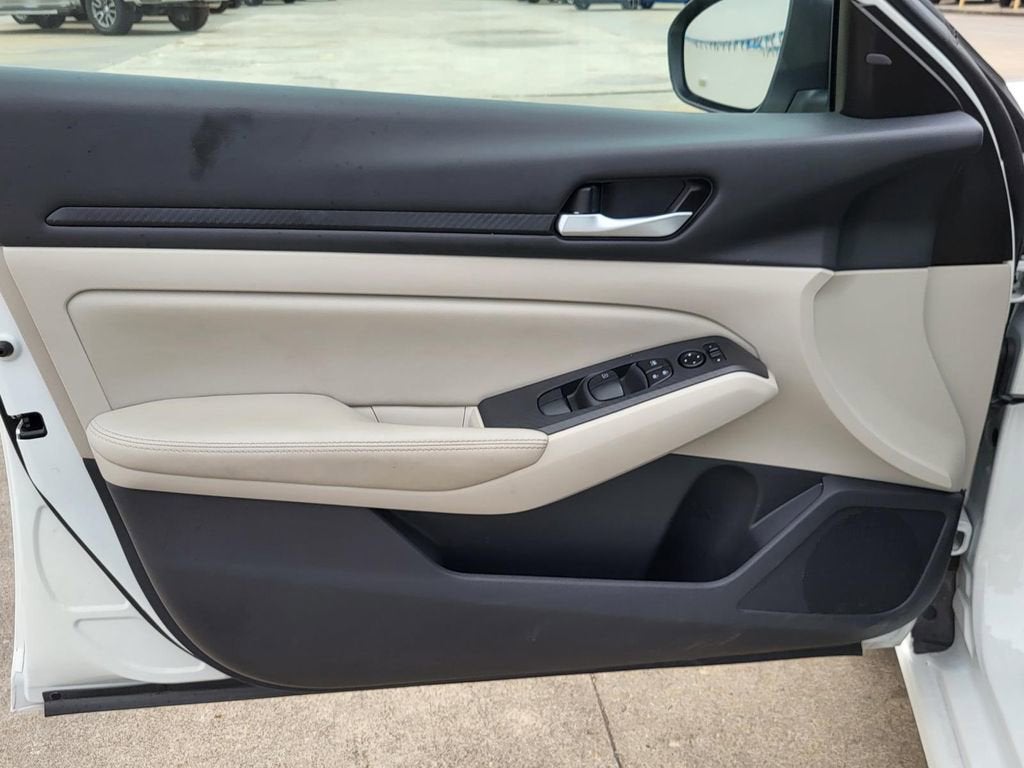 2025 Nissan Altima SV FWD