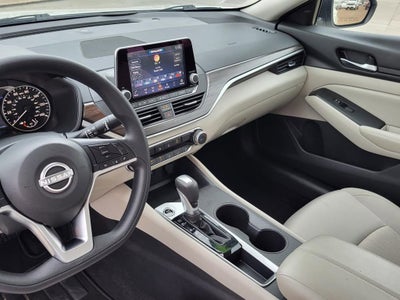 2025 Nissan Altima SV FWD