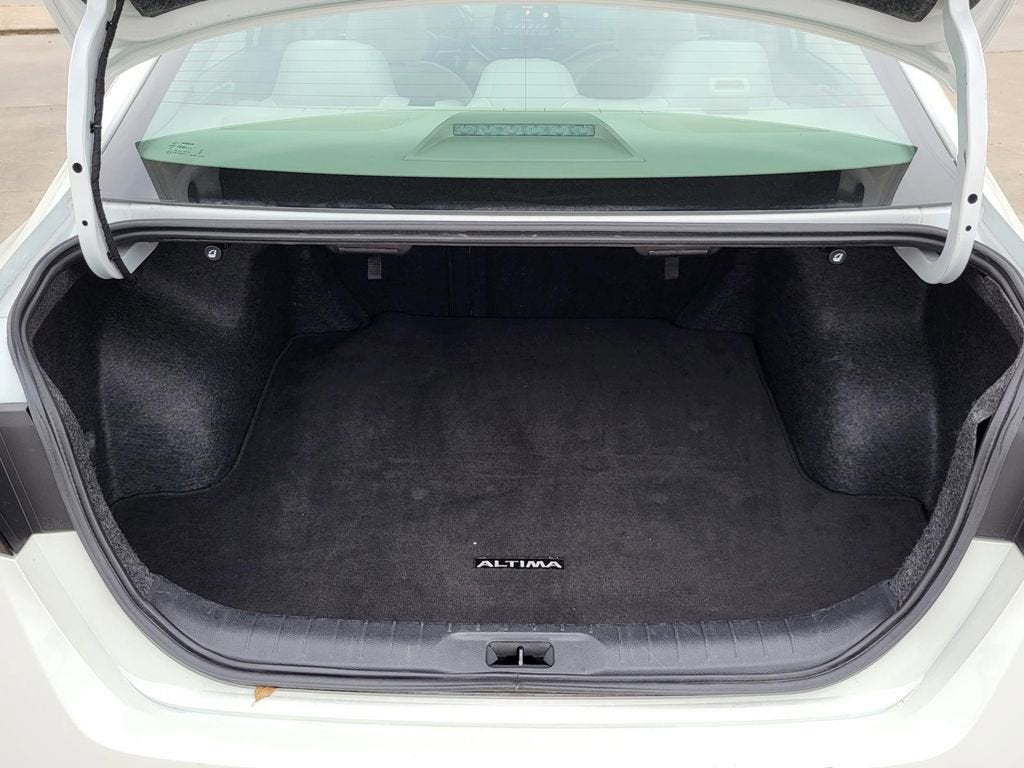 2025 Nissan Altima SV FWD