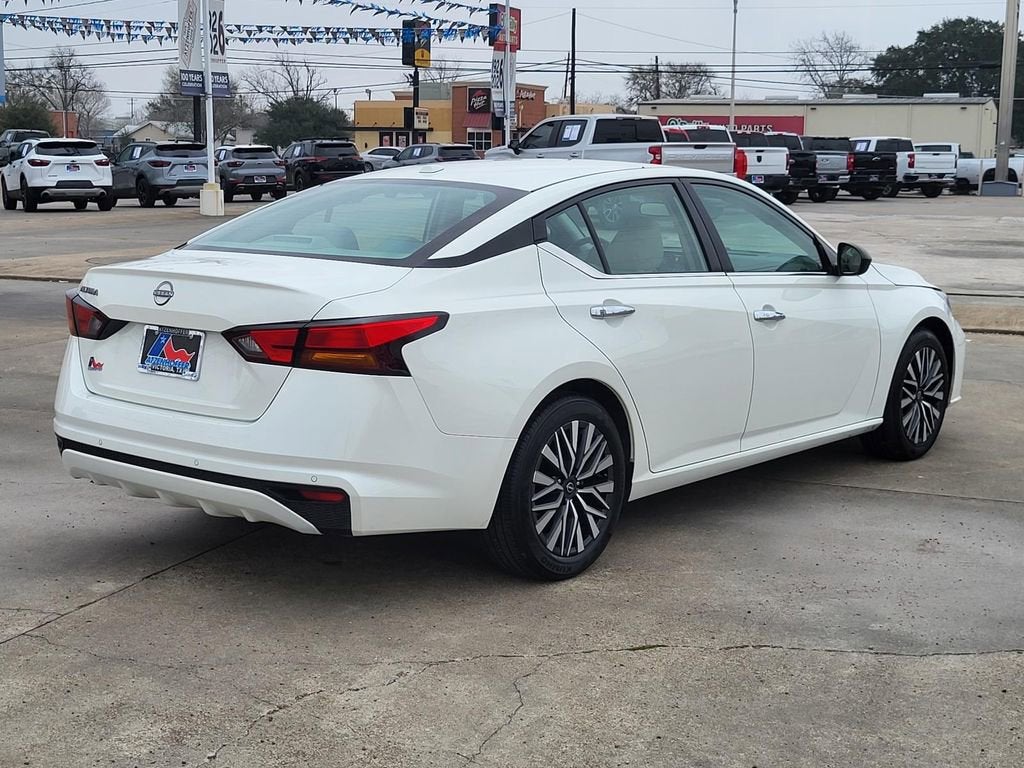 2025 Nissan Altima SV FWD