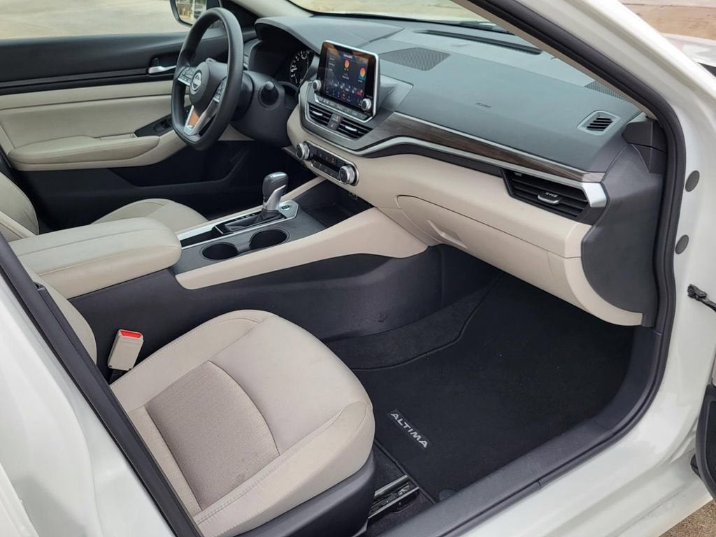 2025 Nissan Altima SV FWD