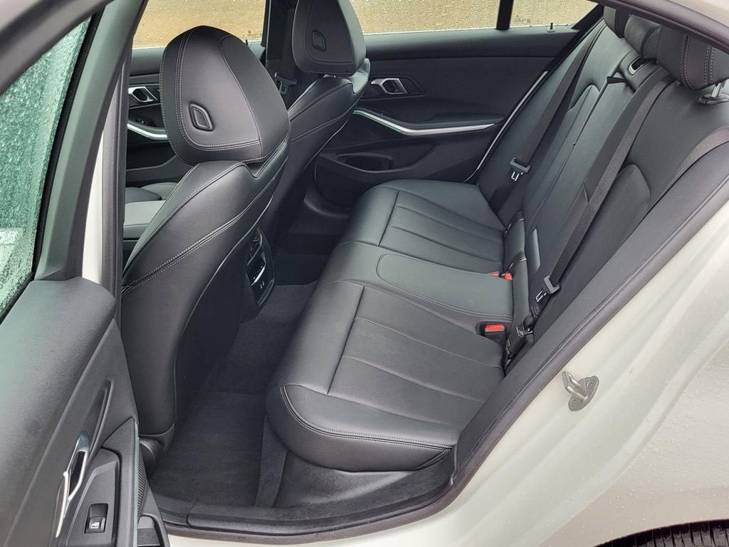 2025 BMW 3 Series 330i