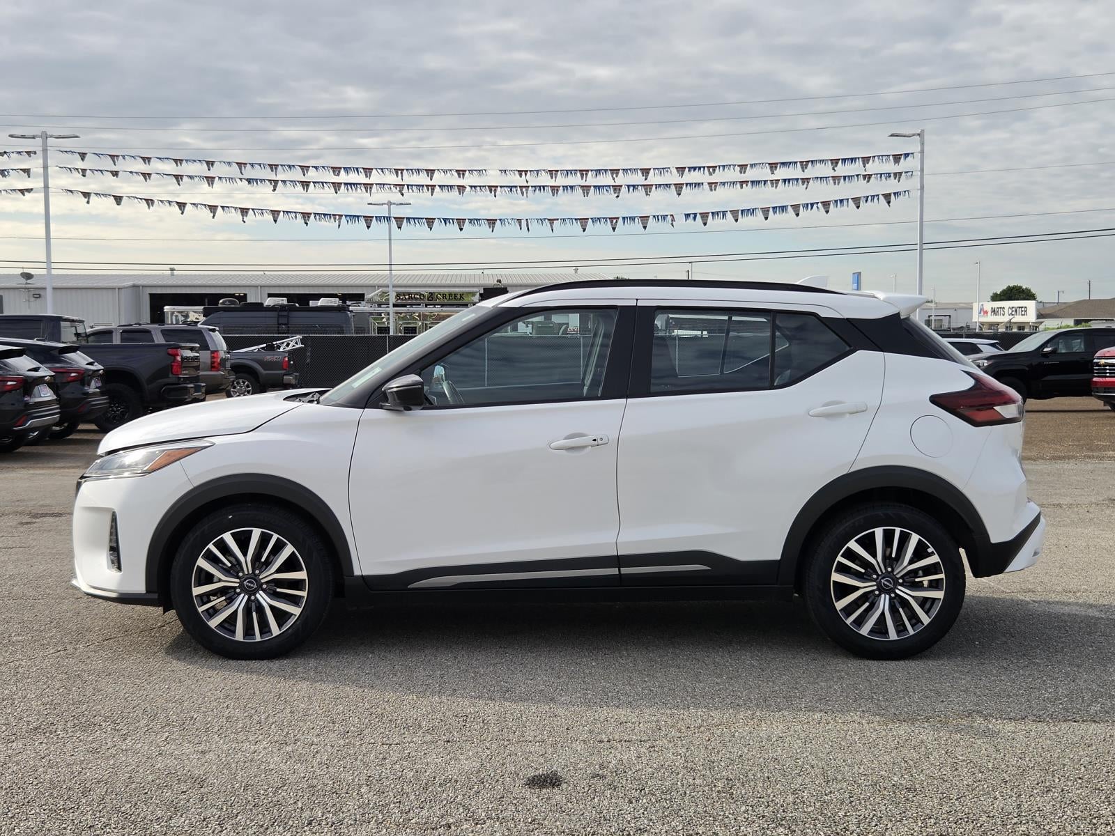 2024 Nissan Kicks SR