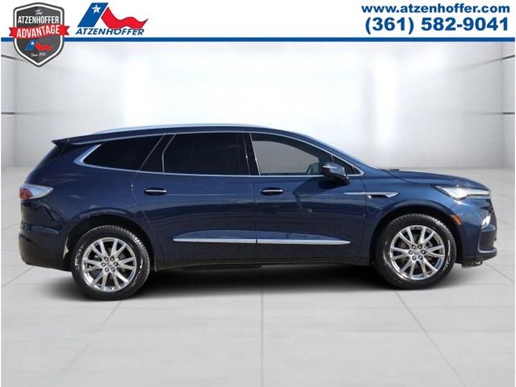 2023 Buick Enclave Premium - Photo 2