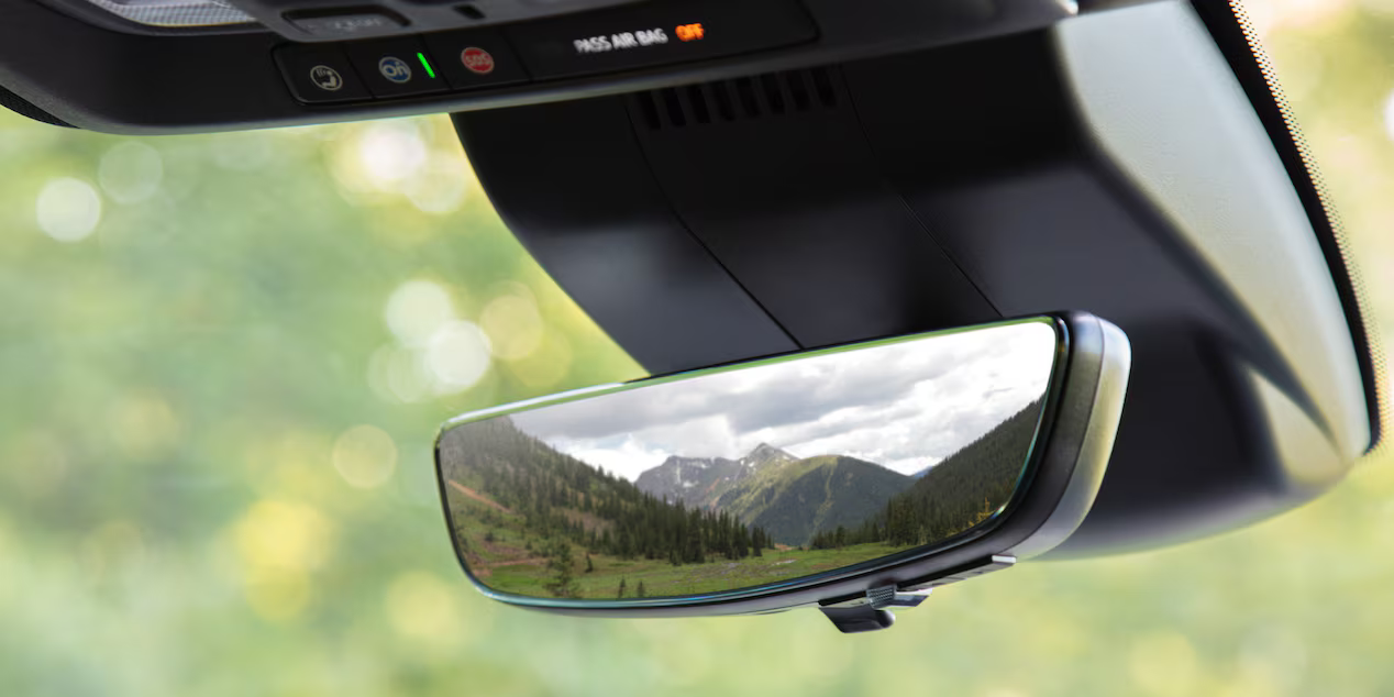 Silverado 1500 safety features, including a mirror with blind zone alert and lane assist